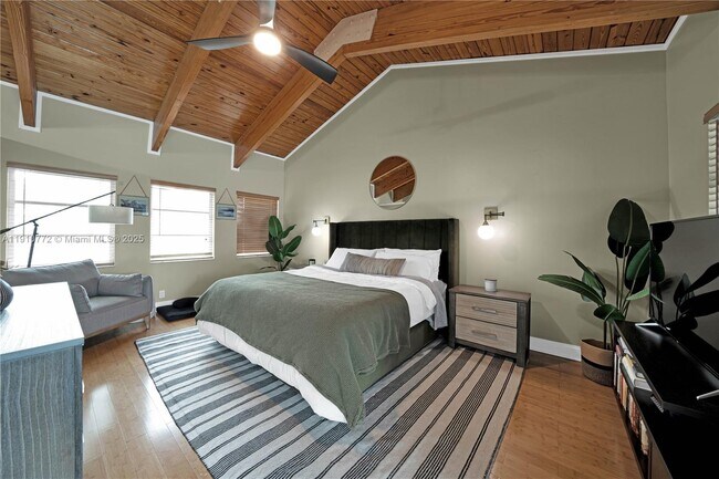 Photo - 18900 Belview Dr