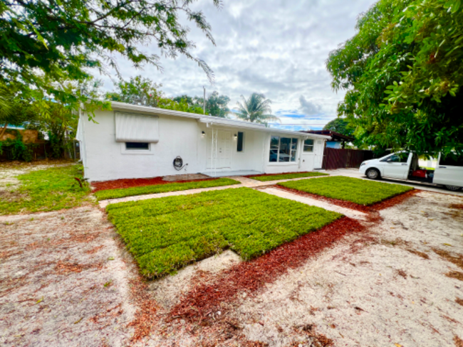 Photo - 1960 NE 54th St House