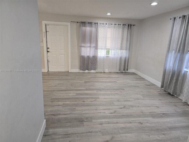 Photo - 5022 SW 93rd Ave