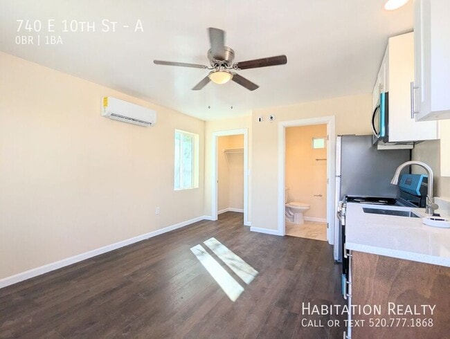 Photo - 740 E 10th St