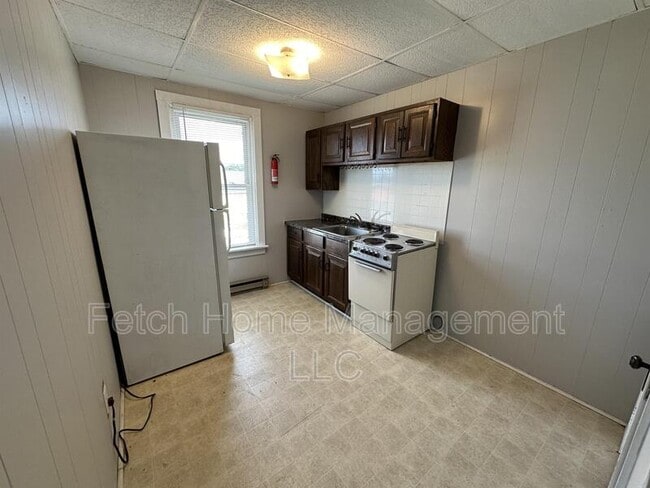 Building Photo - 107 Main St Unit 3