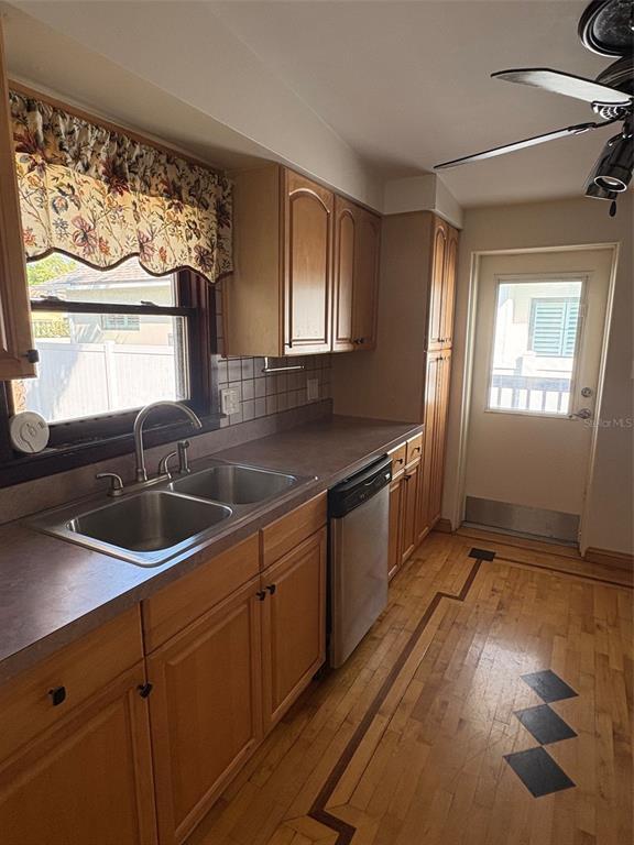 Photo - 1137 Oaks Blvd