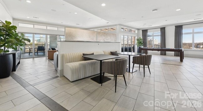 Photo - 905 Kenilworth Ave Unit A4H