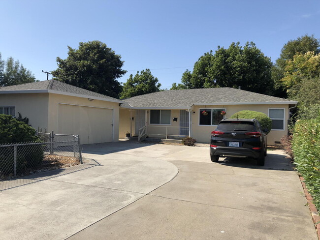 Building Photo - Peaceful 2-Bedroom Duplex with Private Yard & Bonus Studio Shed (San Jose)