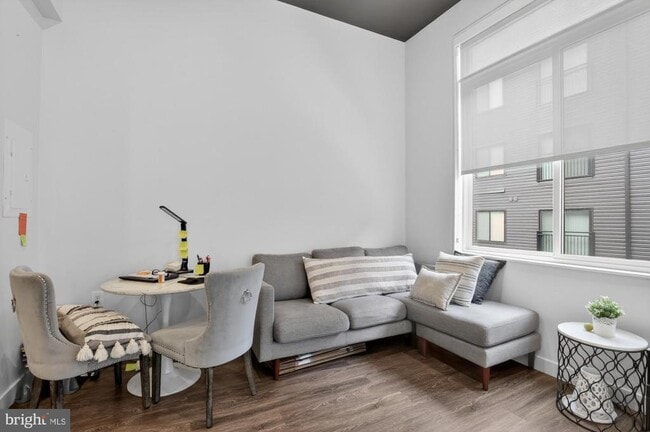 Photo - 525 N 41st St Unit 208