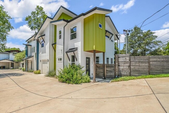 Building Photo - 3507 Oak Springs Dr Rental