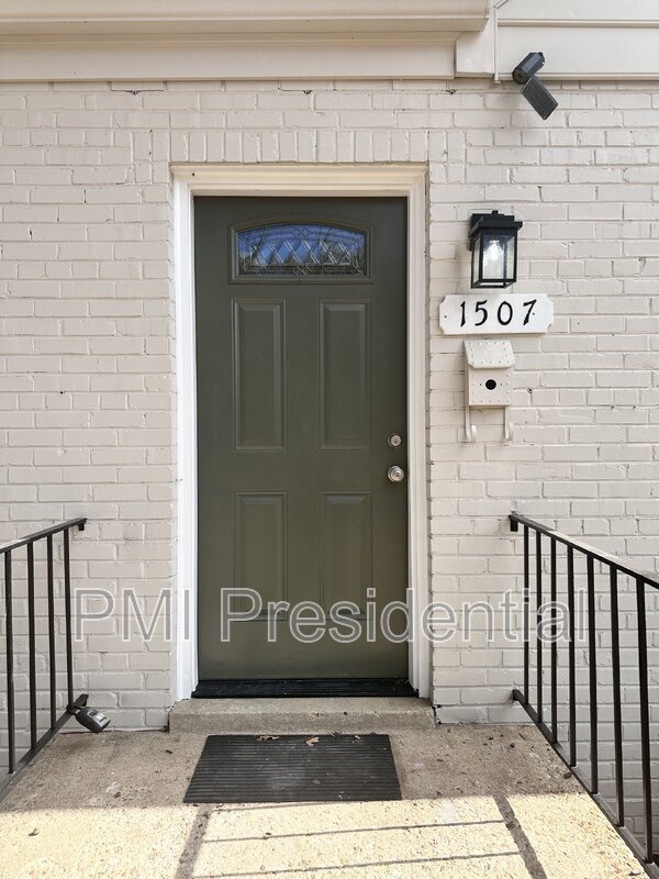 Photo - 1507 Foster Rd