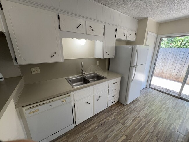 Photo - 1209 Wales Dr Unit 1209 Wales Dr D