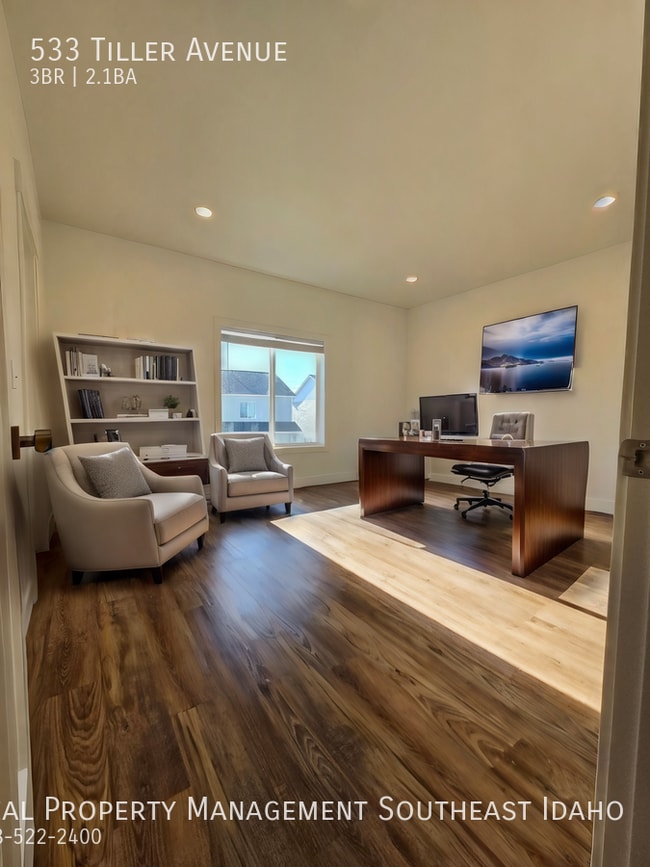 Photo - 533 Tiller Ave