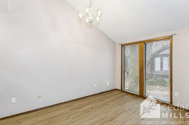 Photo - UPDATED 2 bedroom condo near Maize and Pawnee