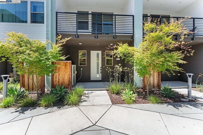 Building Photo - Beautiful Recently Built 2 Bedroom 2.5 Bat... Rental