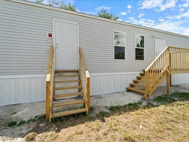 Photo - 1038 Canopy Ln SW