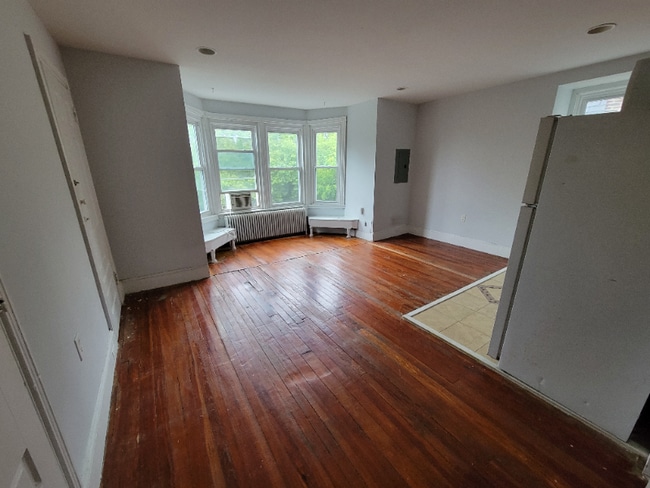 Building Photo - 4517 Chester Ave Rental