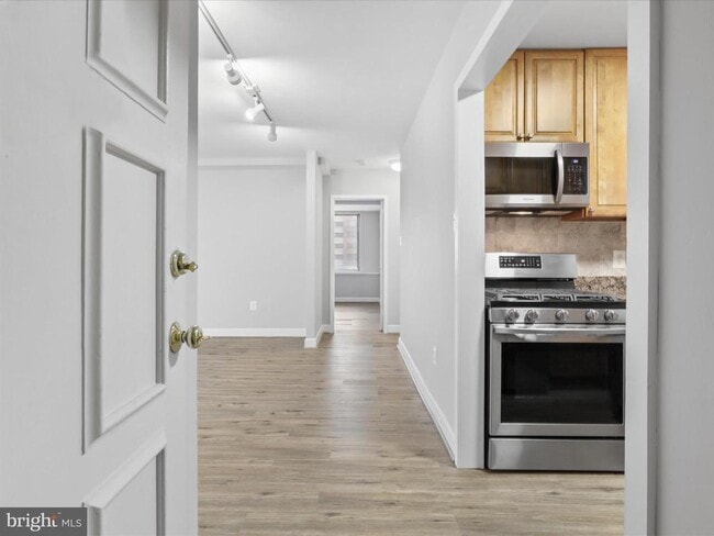 Photo - 1121 Arlington Blvd Unit 418