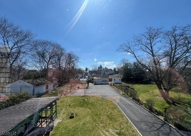 19 E Hanover Ave