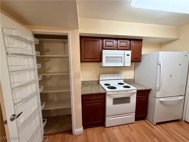 Photo - 6800 E Lake Mead Blvd Unidad 1055