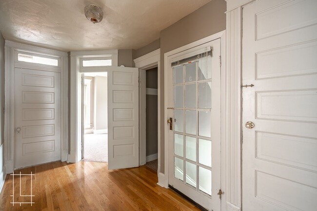 Photo - 207 W Hubbard Ave Unit 209 W. Hubbard Ave.