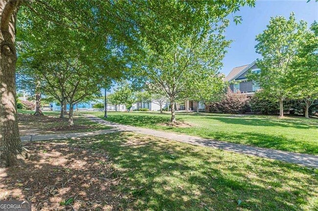 Photo - 1645 Woodward Way