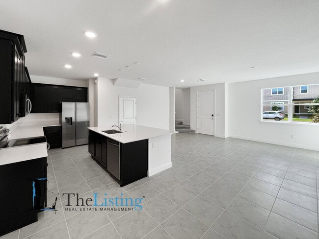 Photo - 3875 Knotty Pne St