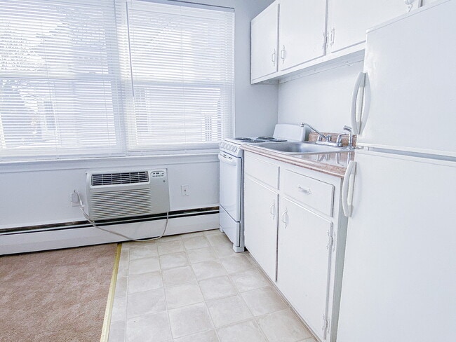 Photo - 603 Farmington Ave