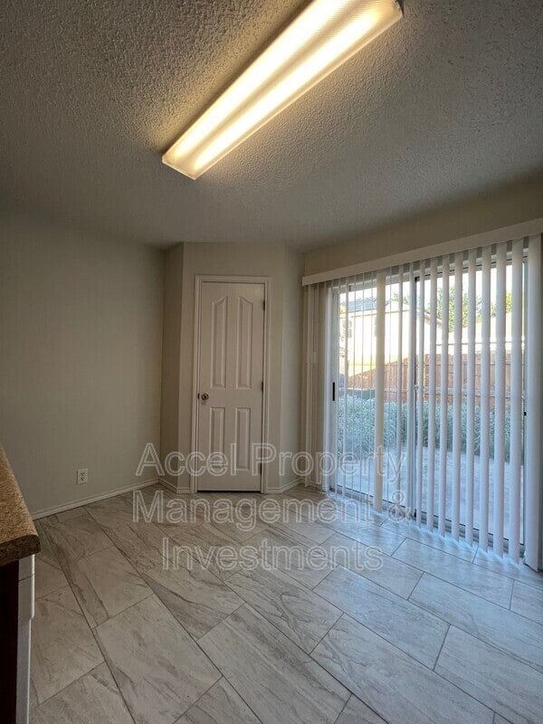 Photo - 5408 N 35th St