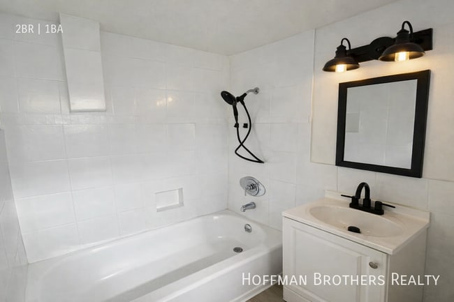 Photo - 5665 W Jefferson Blvd Unit 3