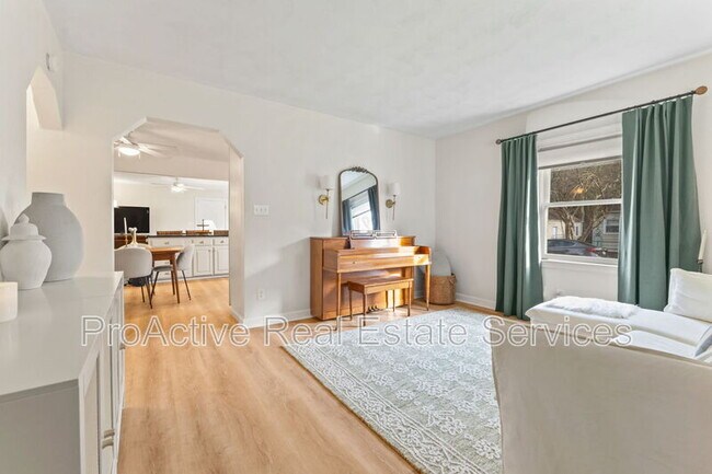 Photo - 2800 Keller Ave