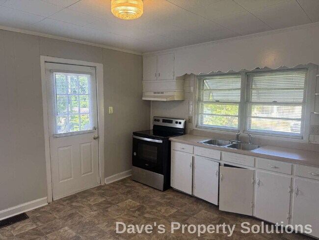 Photo - Refreshed and Move-In Ready