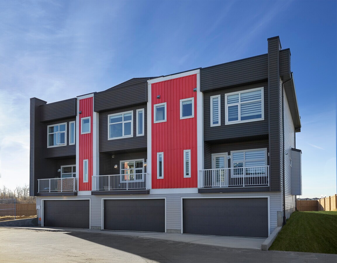 Photo - 1631 Hammond Cres NW Unit 26