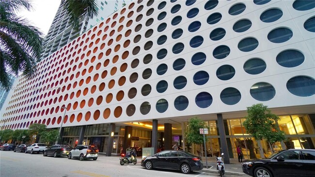 Building Photo - 500 Brickell Ave Unit 2707 Rental