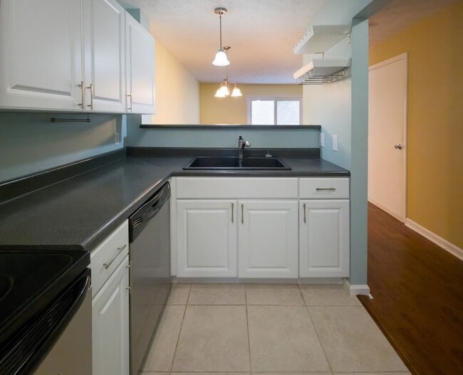 Photo - 650 Shadywood Ln
