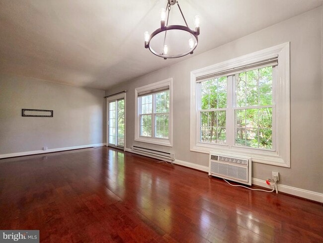 3710 Gunston Rd