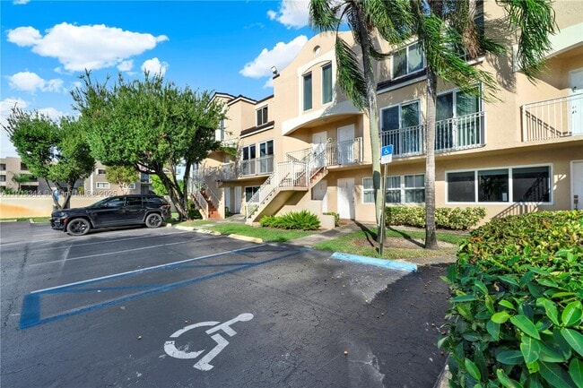 Photo - 675 NW 85th Ct Apartamento Unidad 8-209