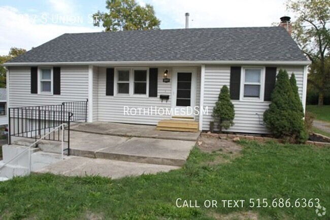 Building Photo - Beautiful Home with 5 car garage!