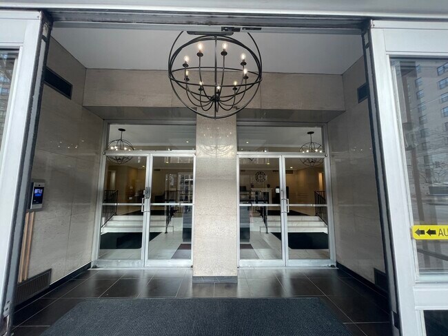 Photo - 2909 N Sheridan Rd Unit 1301