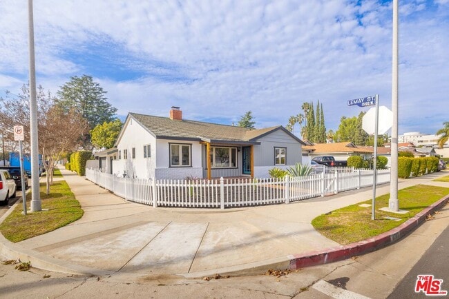 6701 Noble Ave