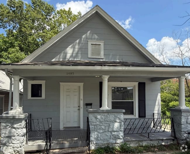 Building Photo - Freshly Remodeled & Move-In Ready! Rental