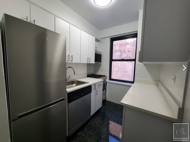 Building Photo - 5 AVENUE Unit 11G Rental