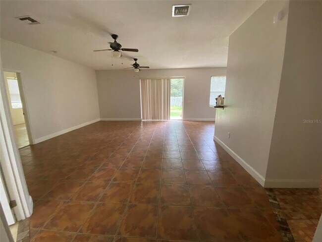 Photo - 1004 Pine Tree Dr