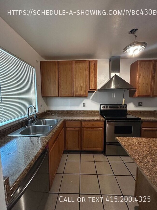 Charming 3 bedroom Ready for Move In!! - Charming 3 bedroom Ready for Move In!! Apartment