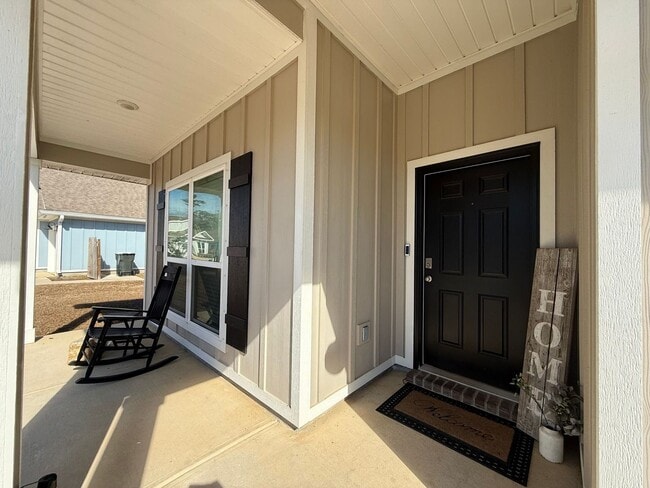 Photo - Pensacola - Kaheeley Ridge - 4 bedroom, 3 bathroom