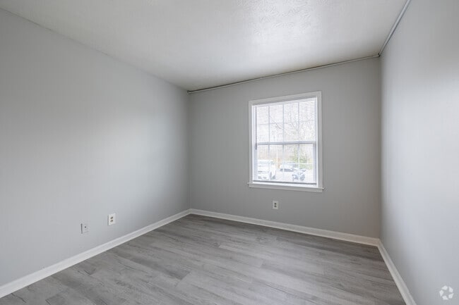 2BR, 1BA - 740SF - Second Bd