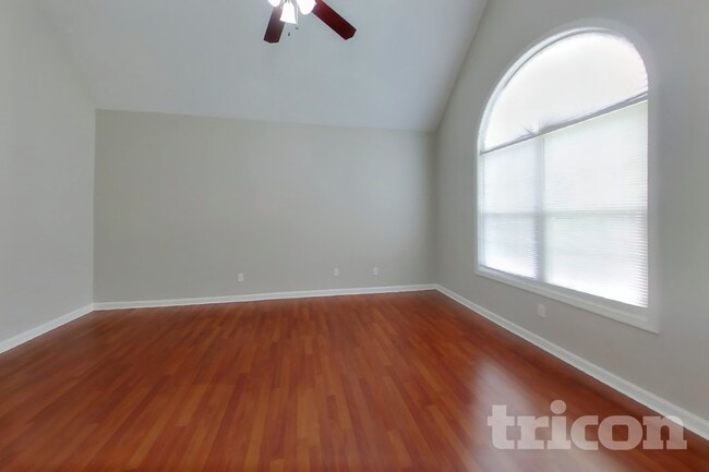 Photo - 1303 N Hampton Dr
