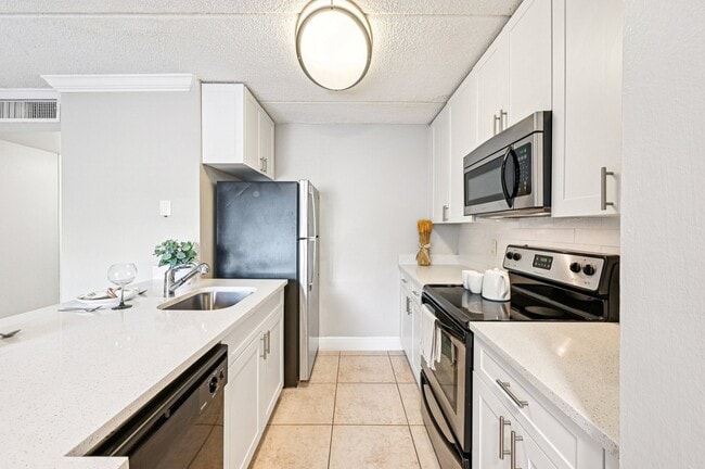 Palm Court at Wellington Apartments