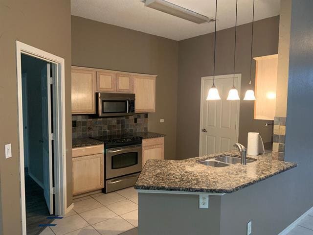 Photo - 2805 Hawthorne Ln