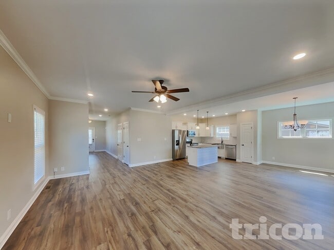 Photo - 129 Bonnell Dr