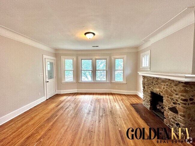 Building Photo - 14650 Rutherford St Unit 14650 Rutherford St Upper Rental