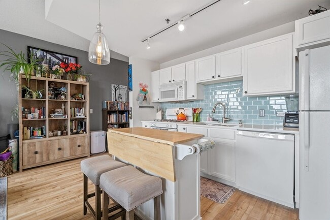 Photo - 929 Portland Ave