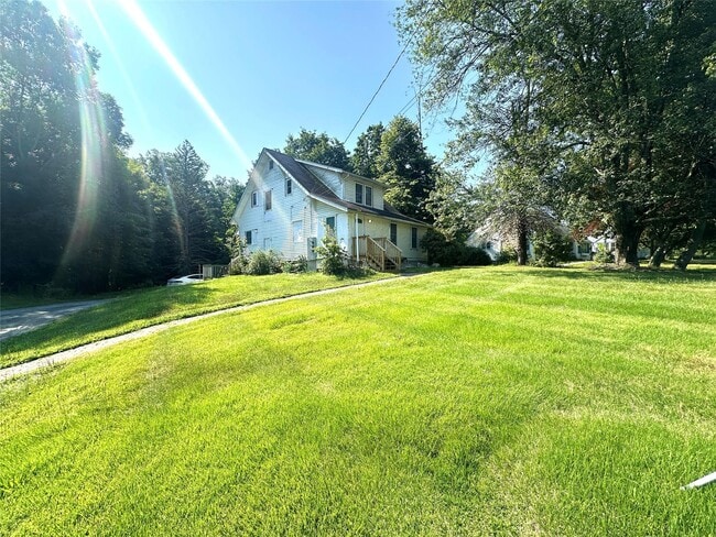 Building Photo - 2187 NY-302 Rental