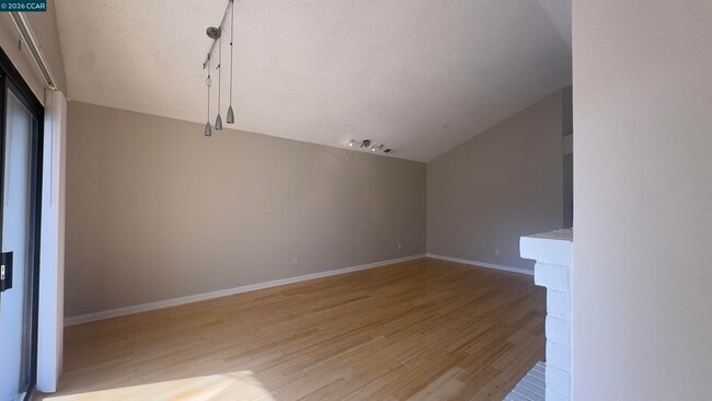 Photo - 1006 Devonwood